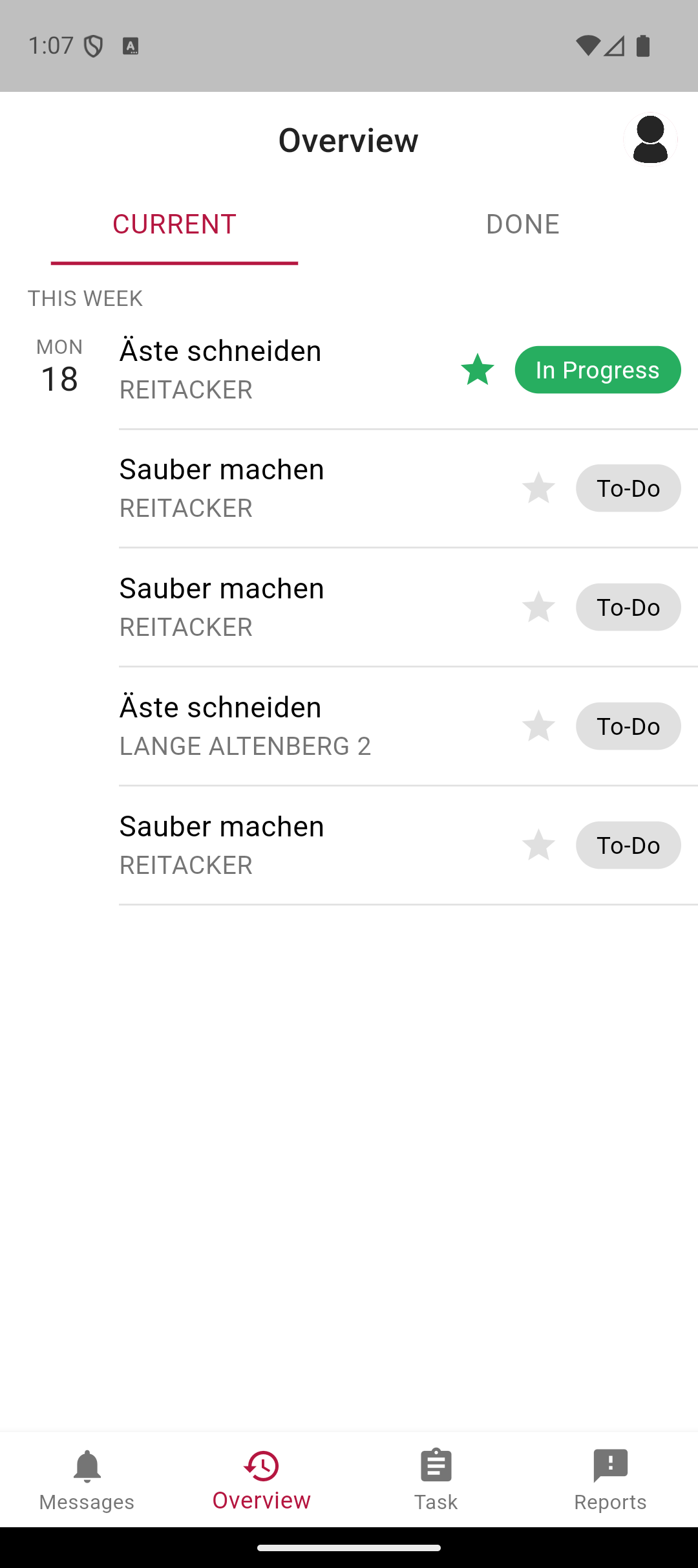 Aufgabenübersicht in der mobilen App mit CURRENT/DONE-Tabs und Status-Badges In Progress / To-Do.
