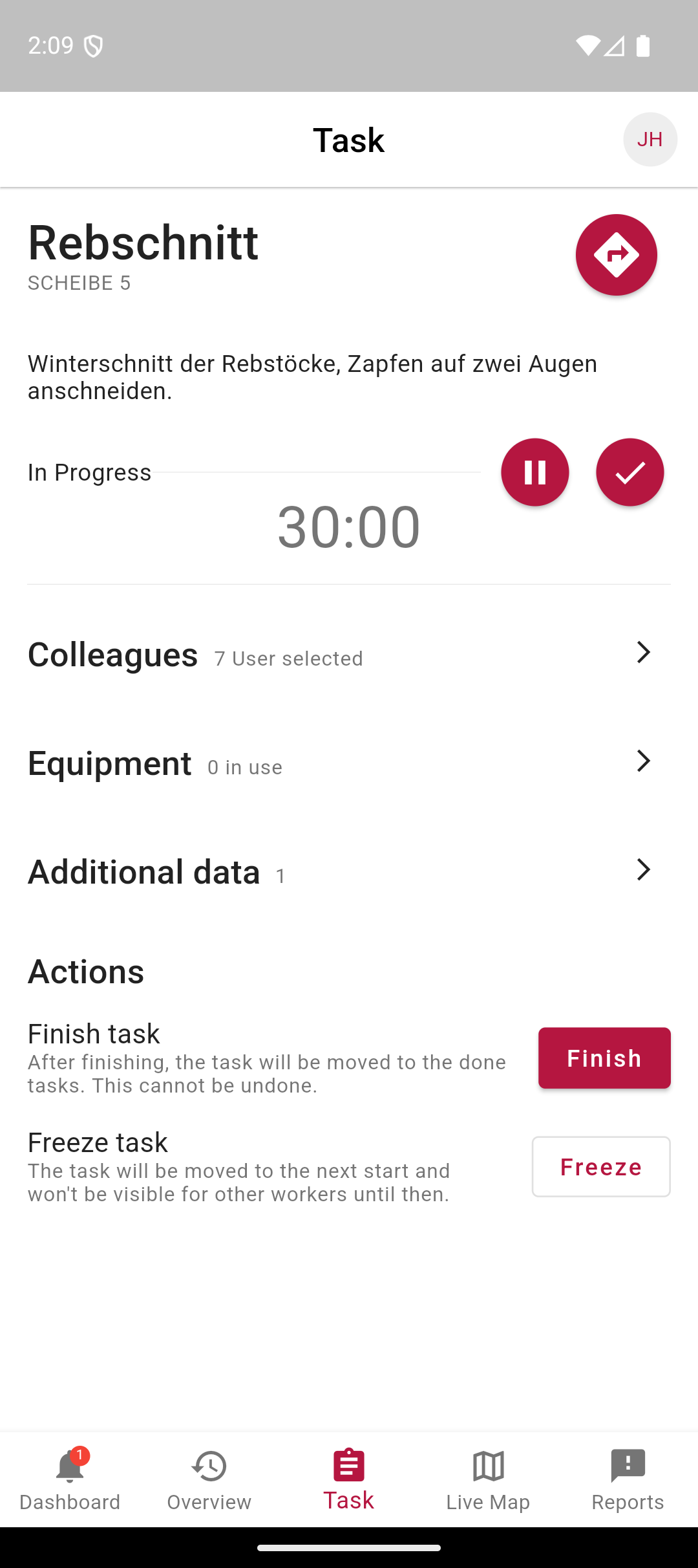 Aufgabendetail in der mobilen App mit laufender Zeiterfassung: Der Play-Button ist zu einem Pause-Button geworden, daneben der Beenden-Haken